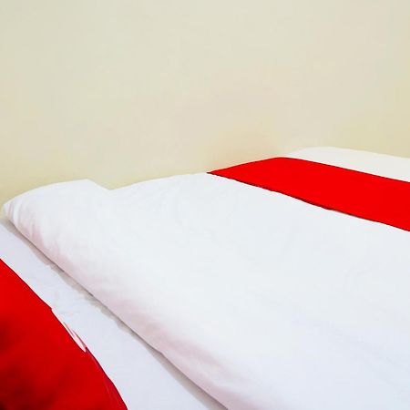 Super Oyo Flagship 90723 Berlima Guest House Syariah Маланг Екстер'єр фото